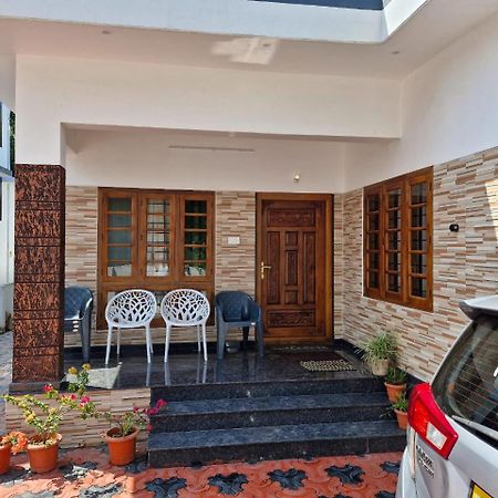 Ashvis Cottage Thekkady Eksteriør bilde